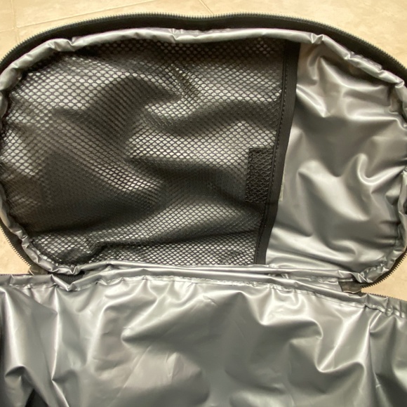 (Sold)Carhartt Unisex Insulated Two Compartment 24-Can Cooler Backpack Brown - Picture 7 of 10